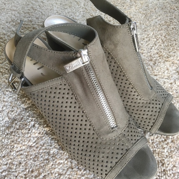 Fall suede open-toed heels - Picture 1 of 5